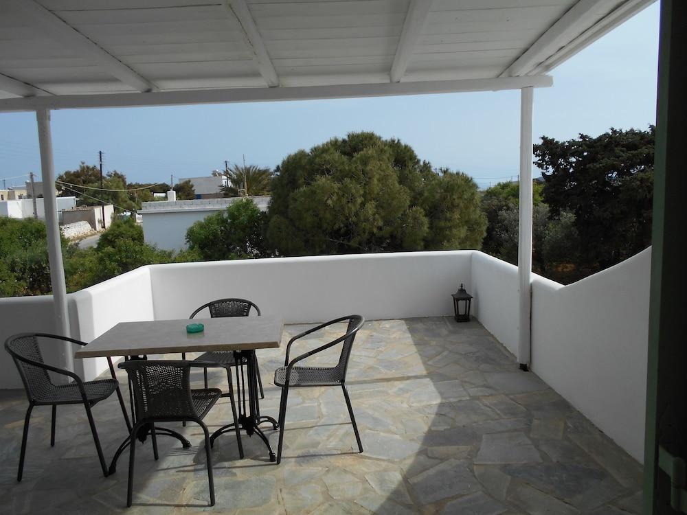 Dahlia Apartments And Studios Aliki  Exterior photo